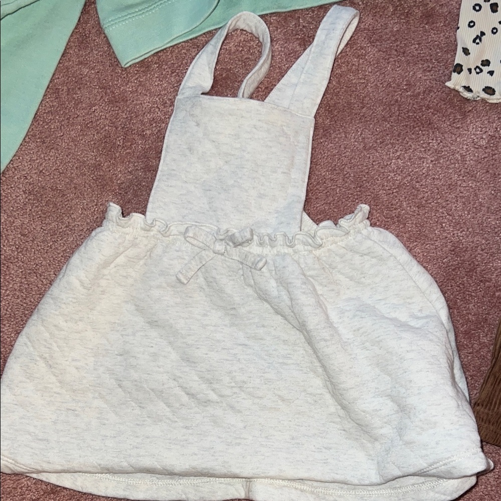 Baby Clothing Set with Hoodie and Dresses - Picture 4 of 7
